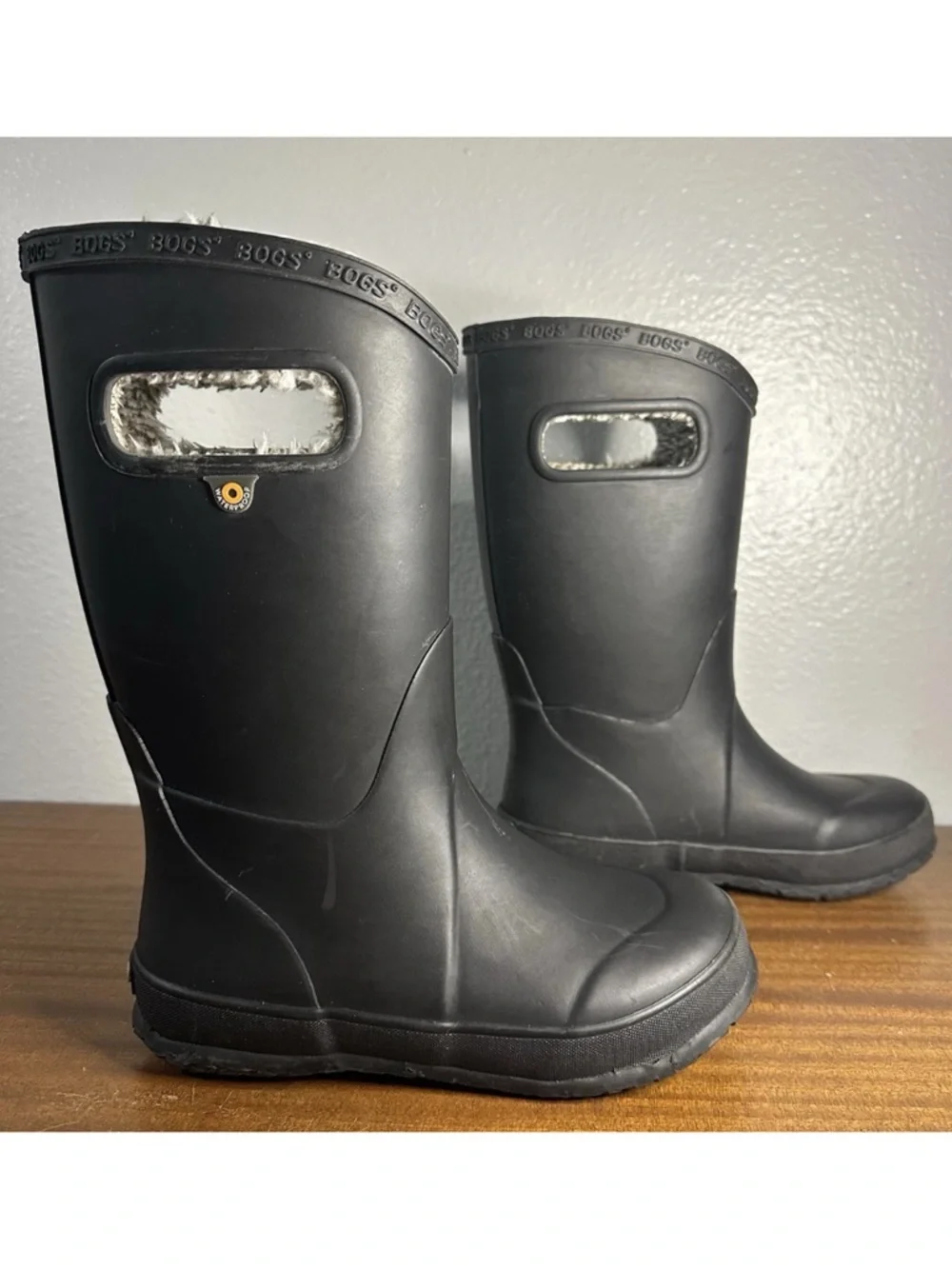 Bogs Rain Boots Big Kids Size 1 Unisex Black Waterproof with Pull On Handles